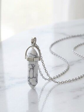 White Marble Ladies Fashionable Faux Stone Necklace
